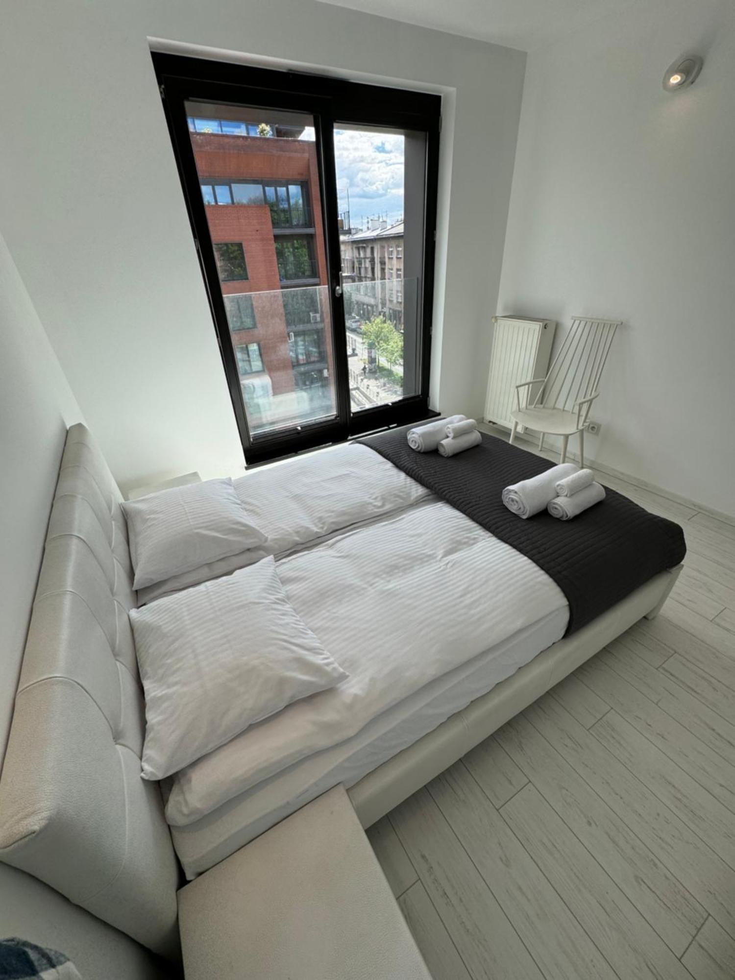Apartment Black&white Angel *