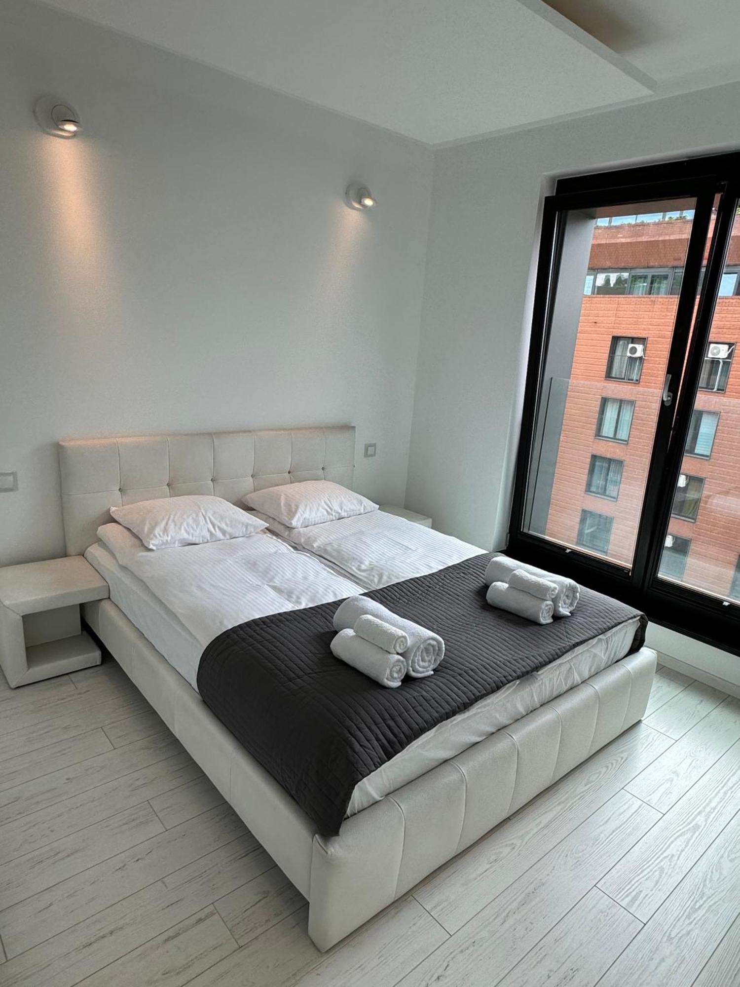 Apartment Black&white Angel *